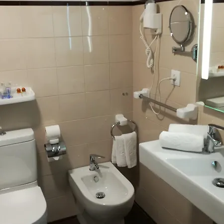 Caldaria Y Balneario Отель A Arnoia